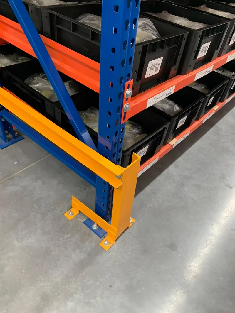 Accessories. Safety guard for a rack frame.
