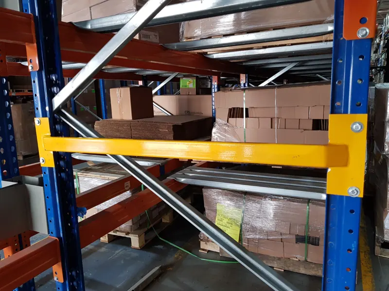 Accessories. Flue keeper (row spacer).